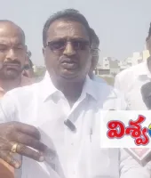 దళితుల భూమి కబ్జా.. ! బెదిరింపులకు పాల్పడుతున్న భూకబ్జా దారులు