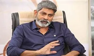 రియల్ ఎస్టేట్ లో చాలా మోసాలు జరుగుతున్నాయి : నటుడు జగపతి బాబు