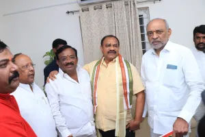 పీసీసీ నీ కలిసిన గ్రేటర్ పద్మశాలి సంఘం అధ్యక్షుడు